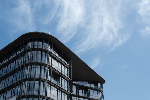 Wat betekent de overdrachtsbelasting voor zakelijk vastgoed in 2026?